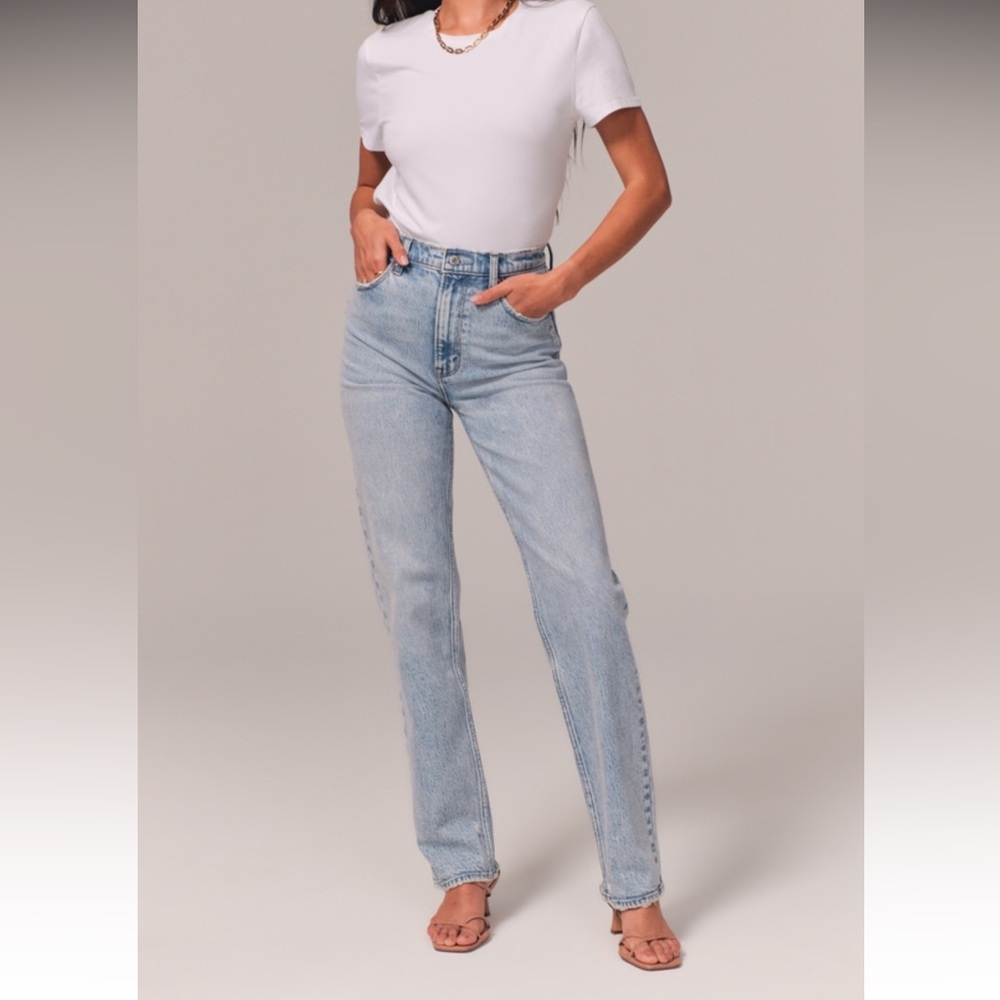 Abercrombie & Fitch The 90’s Straight Ultra High Rise
